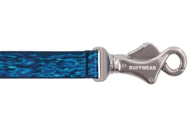 Ruffwear Flat Out Adjustable Dog Lead - Ocean Distortion - Image 4